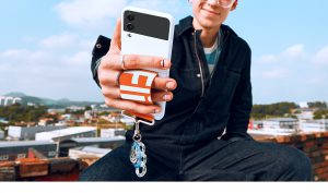 کاور سیلیکونی سامسونگ مدل Silicone Cover with Strap مناسب گوشی Galaxy Z Flip4